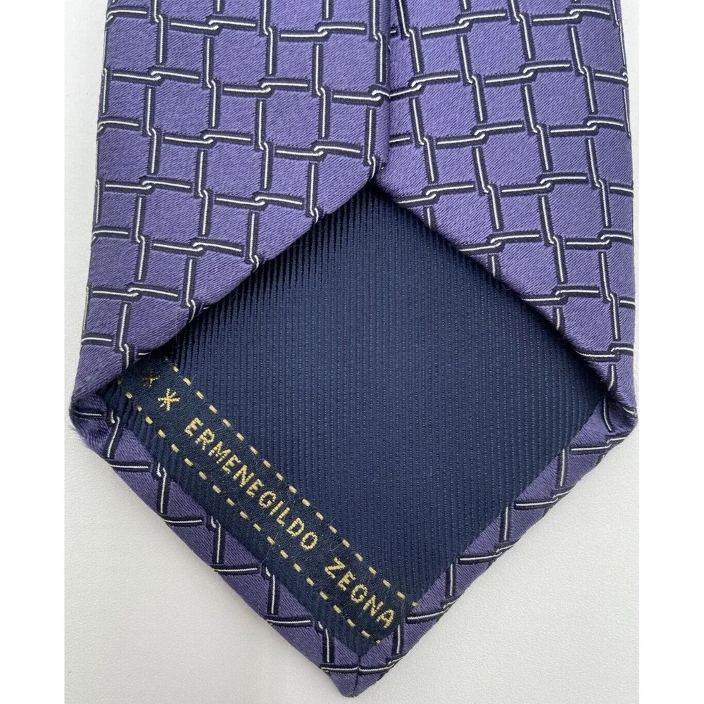 ERMENEGILDO ZEGNA Men's Tie 100% Silk ITALY Luxury Chainlink Purple White 63